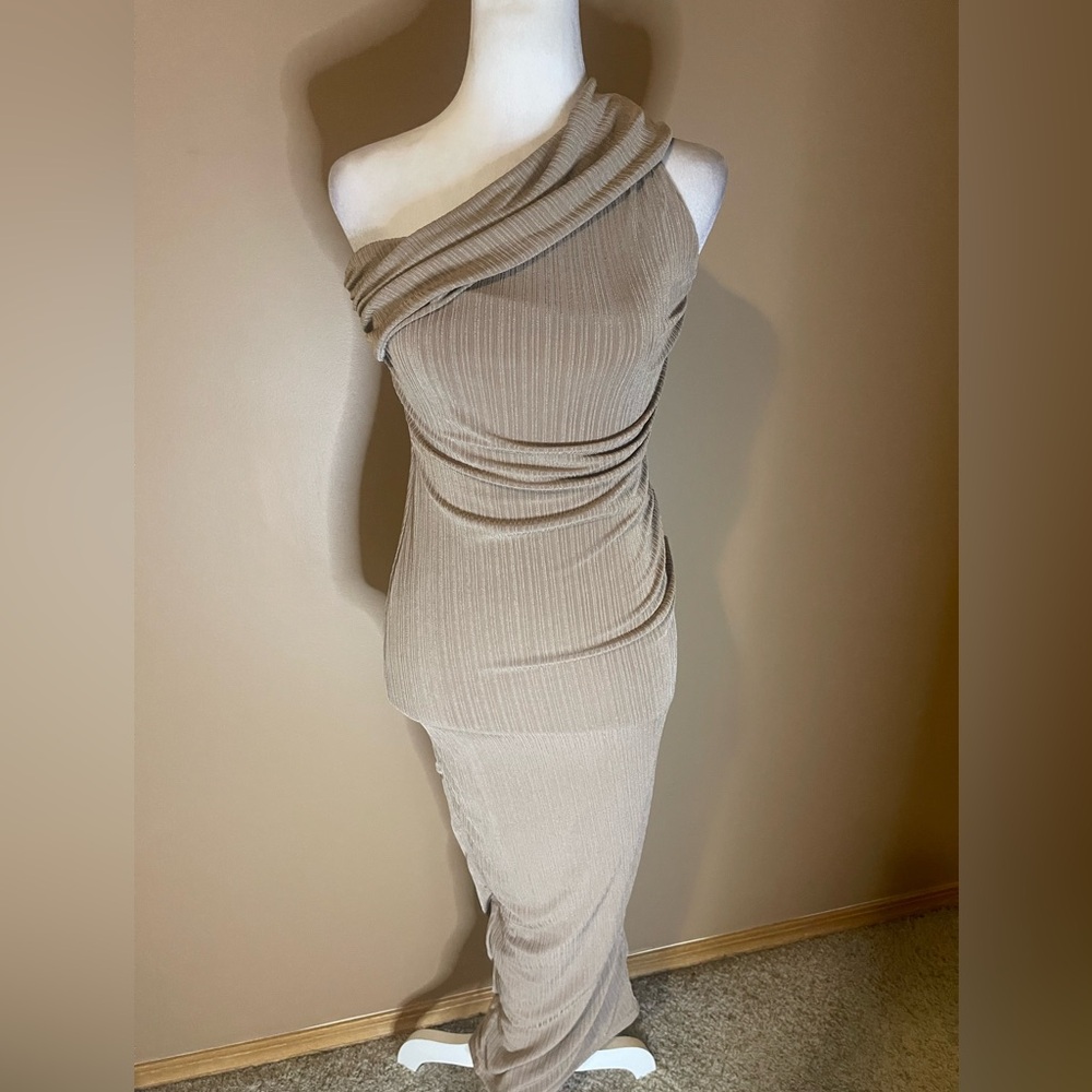 Naked wardrobe Tan one shoulder dress - Picture 2 of 7